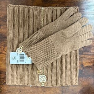 Michael Kors Brown Knit Gloves
